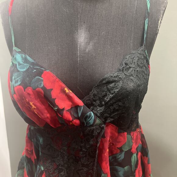 Victoria Secret Gold Label Robe And Chemise Roses Lace Medium - Picture 9 of 13